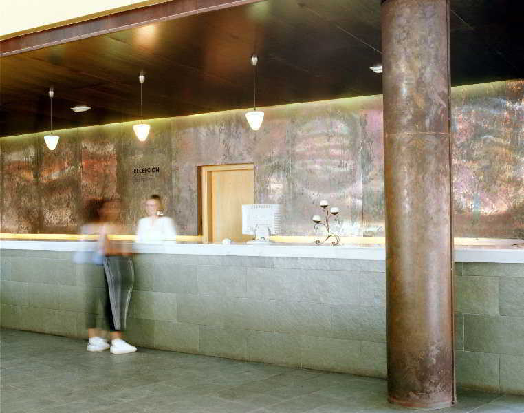 Advise Reina Aparthotel 4*