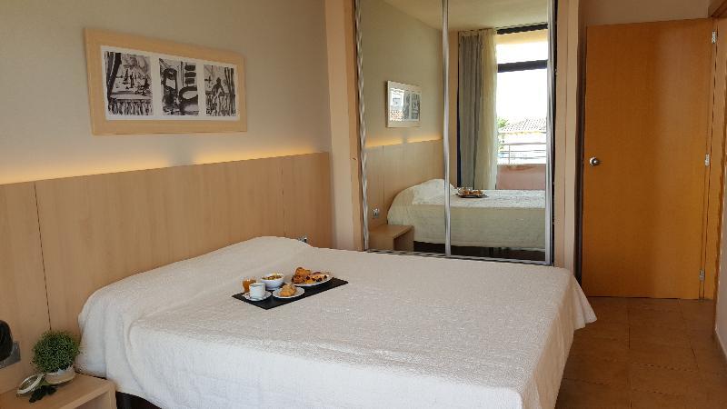 Aparthotel Advise Reina